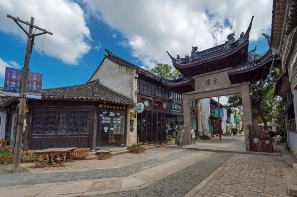 迎驾“国宾盛宴”走进肥西;红花郎牵手2024央视春晚;茅台与瑞幸咖啡将再次合作
